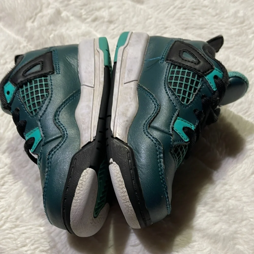 Jordan Kids Teal and Black Sneakers